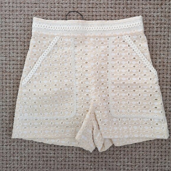 Zara Embroidered Shorts - Small - NWT - Picture 3 of 5